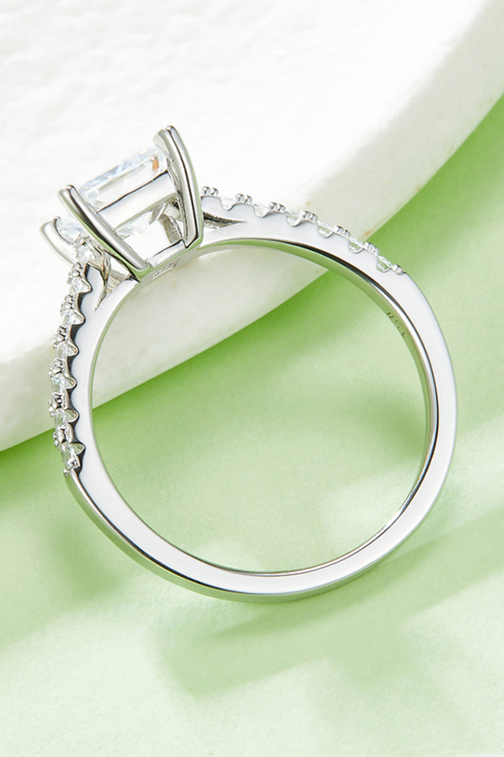 c8b7387c7830499a9f8fa2b389977b48-Max